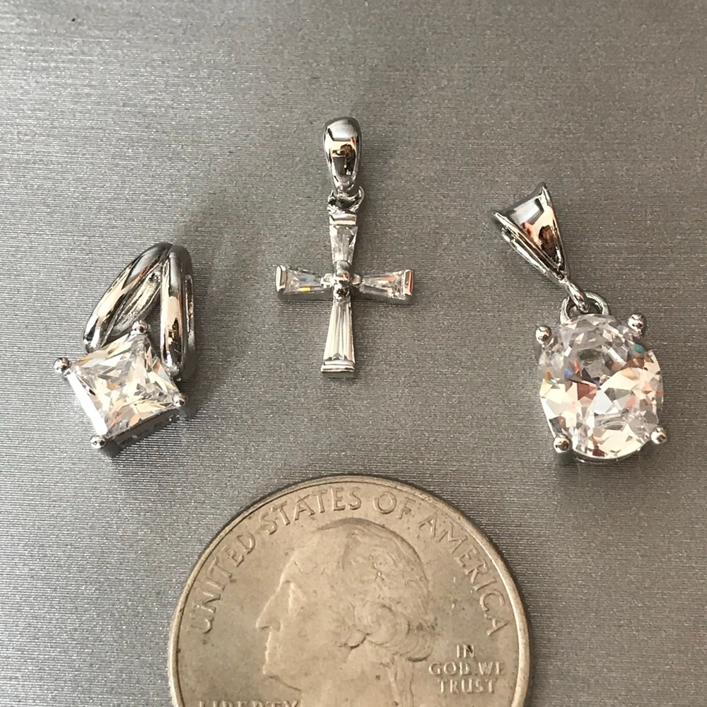 Pendant set
